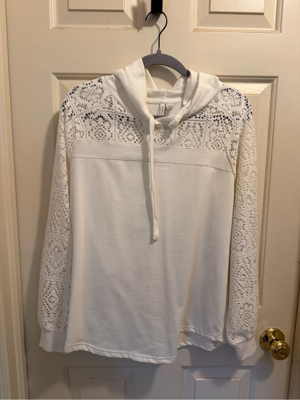 Women's White Lace-Trim Hooded Pullover super cute !